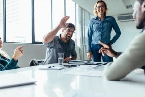 Entenda a importância de adaptar o ambiente de trabalho às pessoas