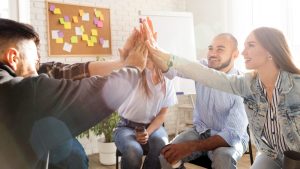 Líder motiva a equipe para evitar a grande resignação