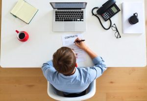 Homem inclui no contrato de trabalho o CBO de sua profissão
