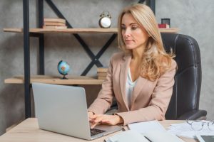 Executive search fazendo busca de candidatos
