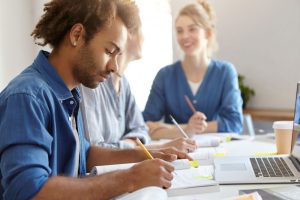 Equipe participa de teste situacional na empresa