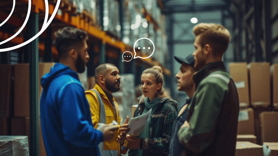 Equipe de trabalho conversa sobre o procedimento operacional padrão